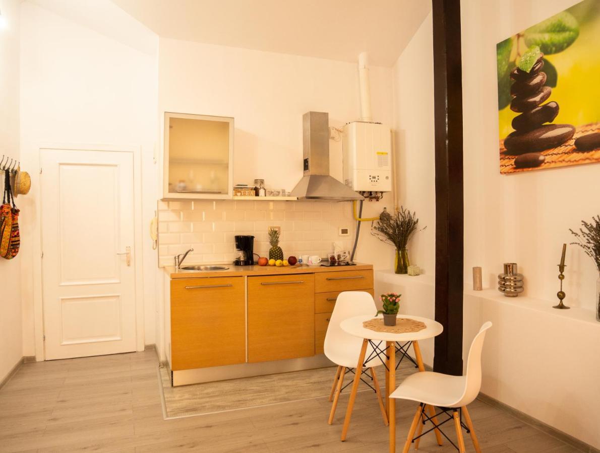 One Love Terrace Apartment บูคาเรสต์ ภายนอก รูปภาพ